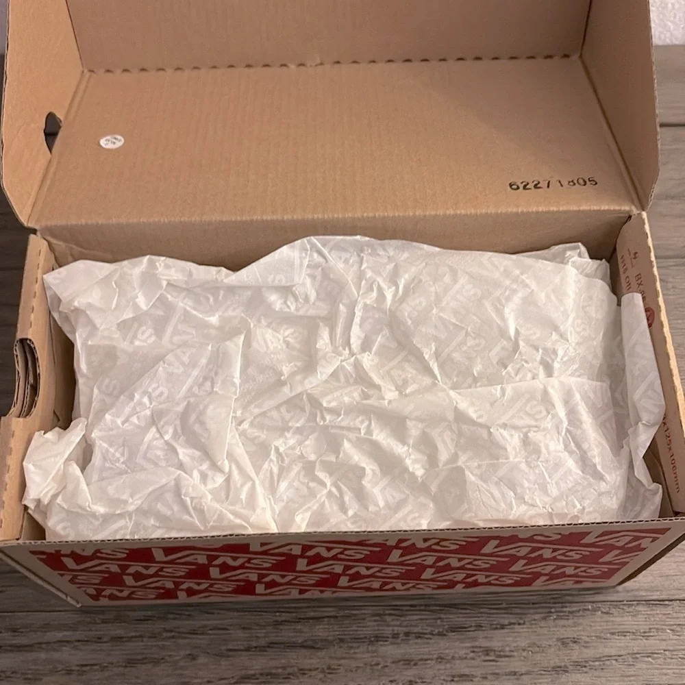 NIB [Vans] Old Skool Shoe Sneaker Tennis Shoes in Multi/True White Kids Sz 12.0 - Picture 13 of 16